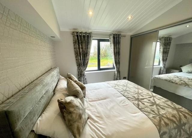 *Luxury Holiday Home With Hot Tub Close To Beach* Penally Exterior foto